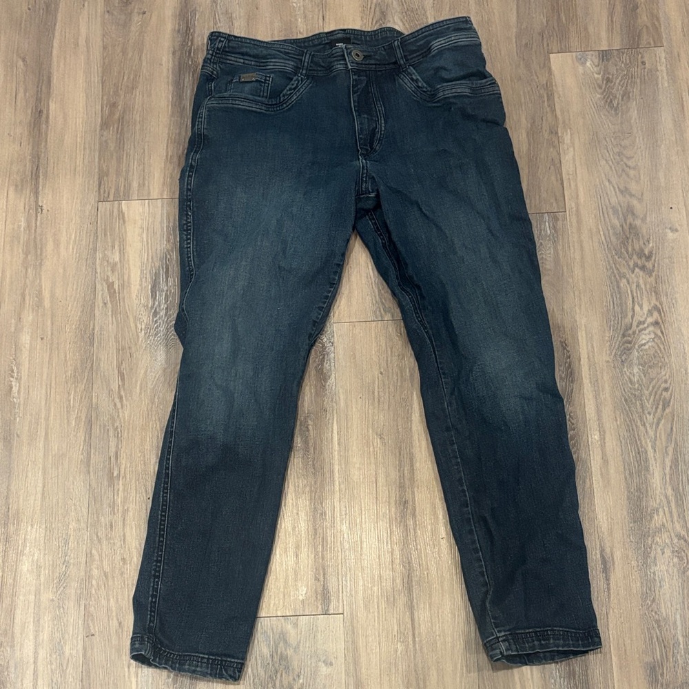 Men's Relaxed Fit Jeans in Deep Blue